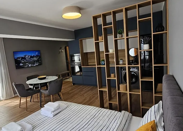 By The Pool #10 Velingrado